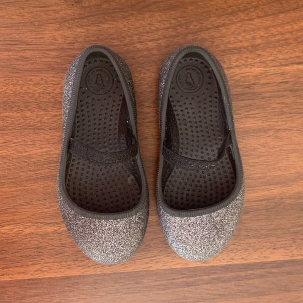 Native Size 8 Mary Jane Sparkly Black Shoes